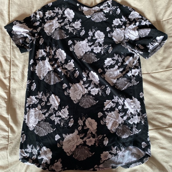Pacsun Flower Tee - Picture 3 of 3